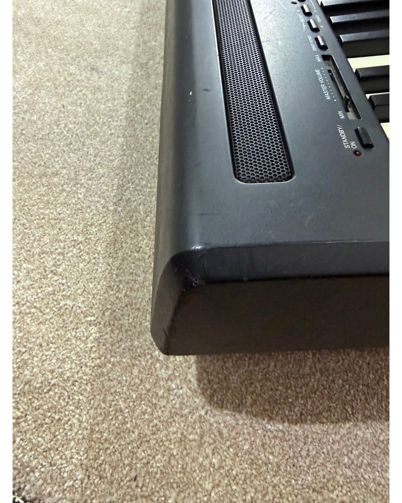 Yamaha P85 - Digital Piano - Good w/ Soft Case and Power Supply - image 7
