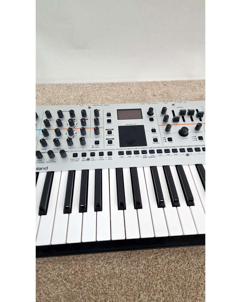 Roland Gaia 2 - Synthesizer Keyboards - Excellent w/ Power Supply - image 4