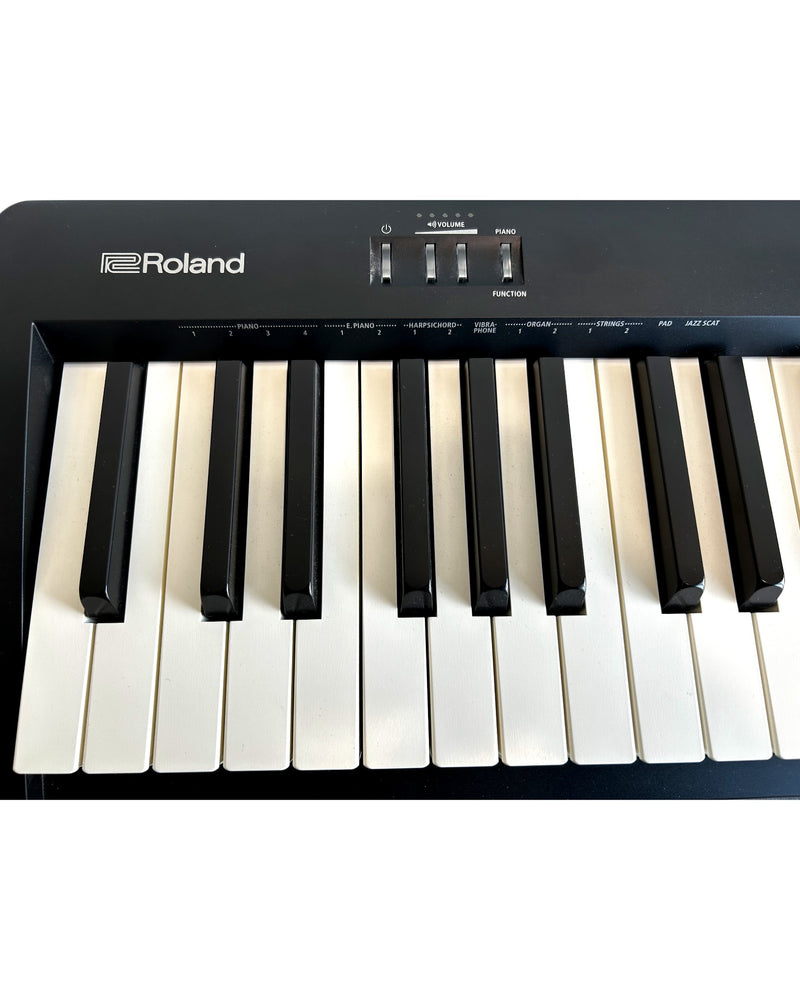 Roland FP-10 - Digital Piano - Black - Excellent w/ Power Supply - image 3