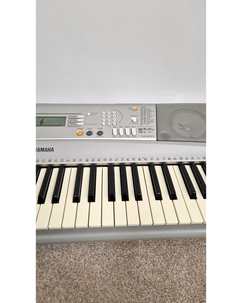 Yamaha PSR-E303 - Musical Keyboards - Silver - Good - image 3
