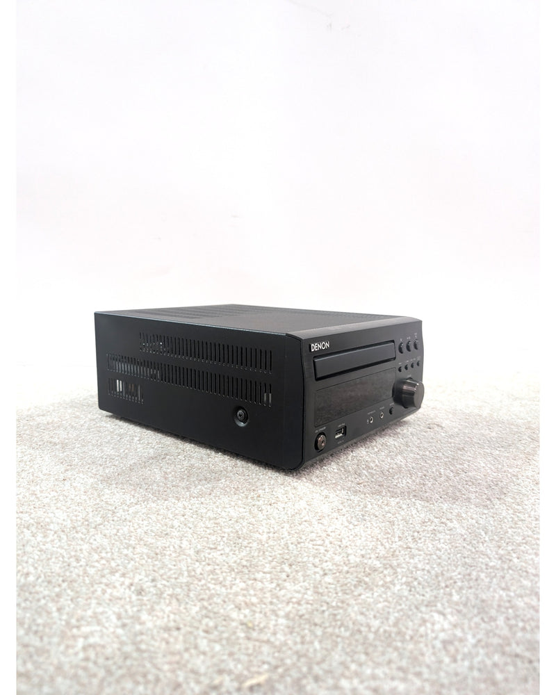Denon RCD-M38DAB - CD Player - Very Good w/ Hard Case - image 2