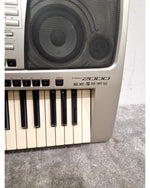 Yamaha PSR-2000 - Digital Keyboard - Silver/Gray - Very Good w/ stands - Image 16