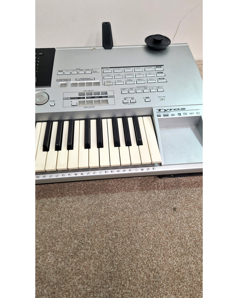 Yamaha Tyros - Keyboard - Silver - Very Good - image 8
