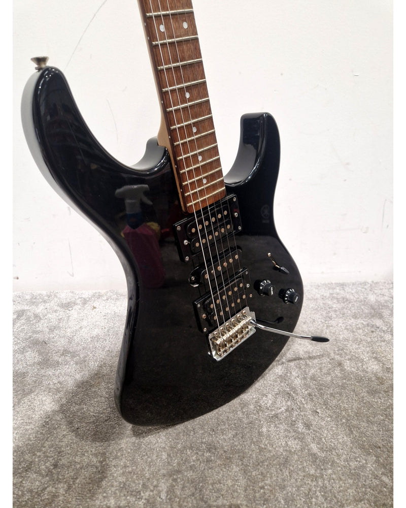 Yamaha ERG 121 Electric Guitar Black - Refurbished - Image 17