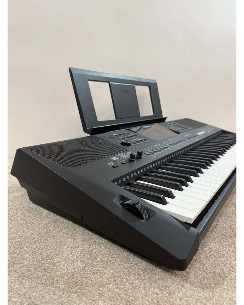 Yamaha PSR-E463 - Keyboard - Black - Excellent w/ Music Sheet Holder - image 10