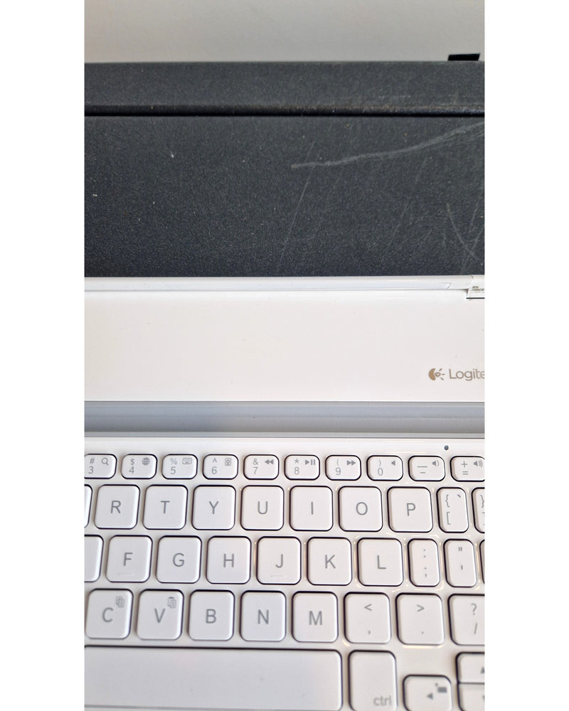 LOGITECH Ultrathin Mini iK700 - Keyboards - Like New w/ Original Box - Image 4