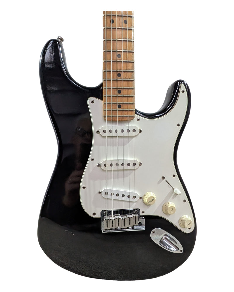 Fender Fender Stratocaster - Electric Guitar - Black - Good w/ Hard Case - image 1