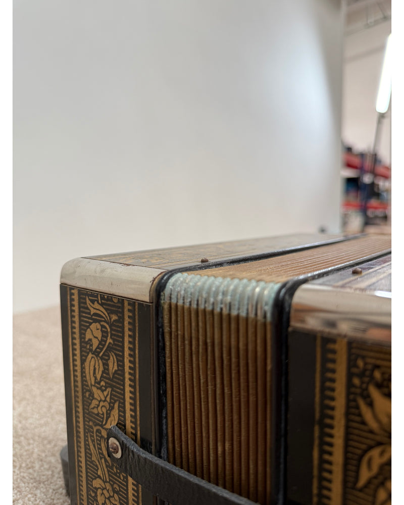 Hohner 1140 - Accordion - Good w/ Original Box & Manuals - image 9