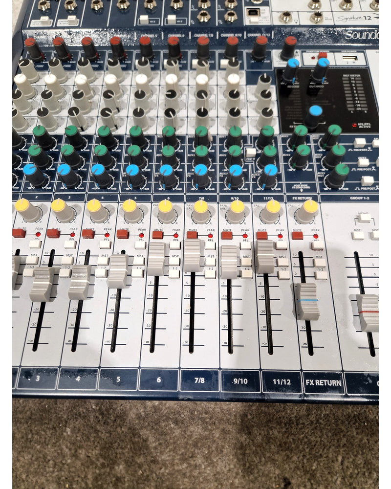 Soundcraft Signature 12 Mixer - SIlver/Blue – Mixing Console - Excellent - Image 6