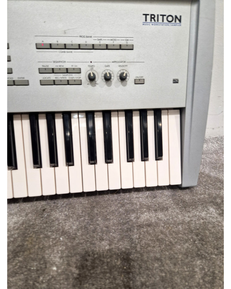 Korg Triton - Music Workstation/Sampler - Good - Image 11