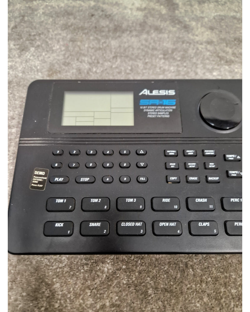 Alesis SR-16 - Drum Machine - Black - Excellent w/ Original Box & Manuals - Image 5