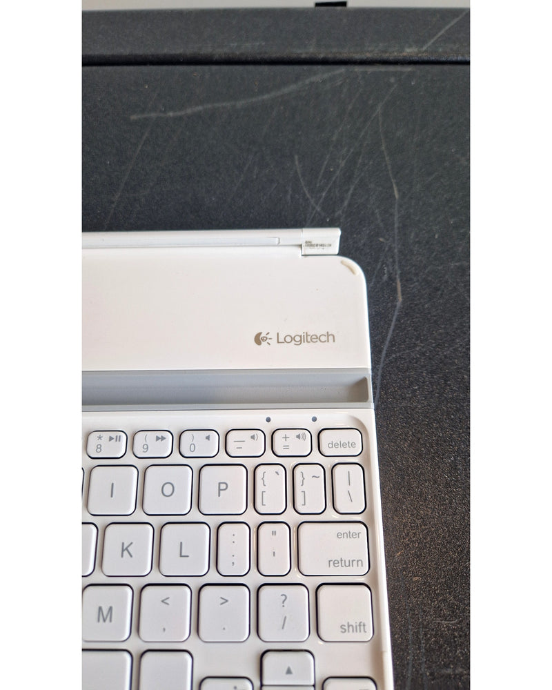 LOGITECH Ultrathin Mini iK700 - Keyboards - Like New w/ Original Box - Image 8
