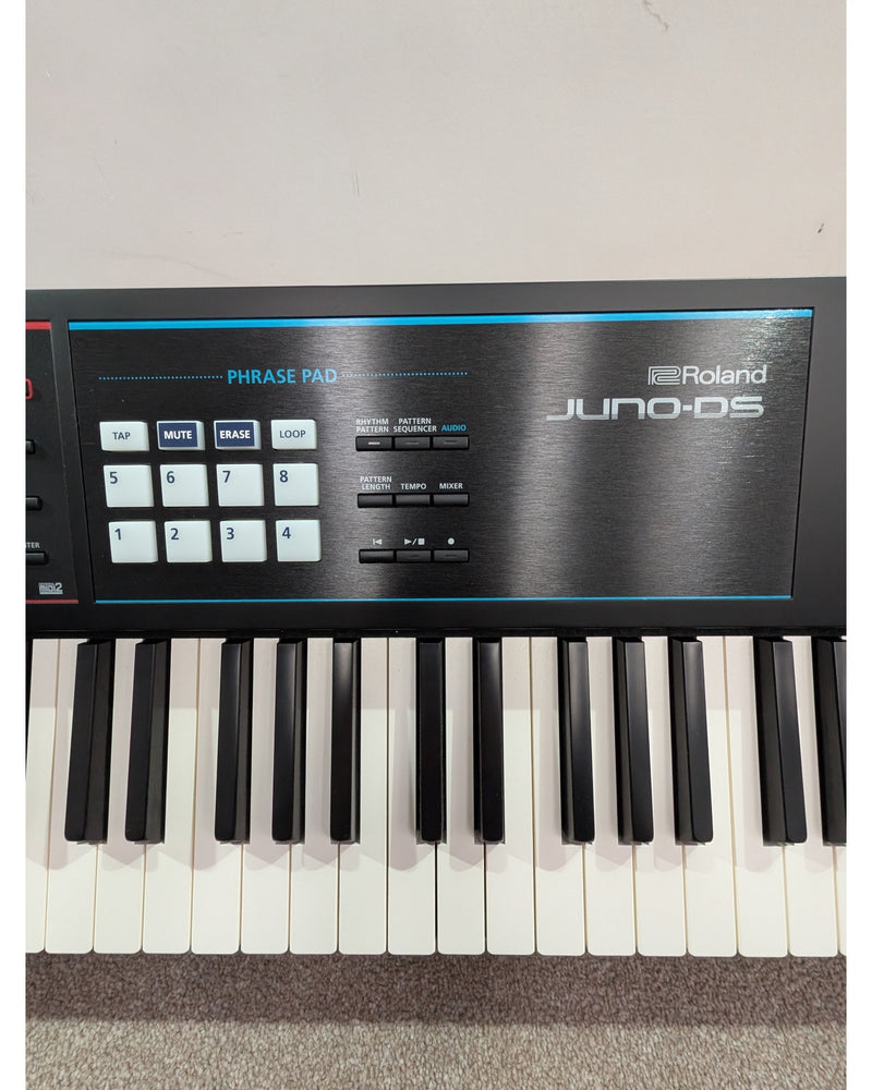 Roland JUNO-DS88 - Synthesizer - Black - Very Good w/ Soft cover & Power Supply - image 12
