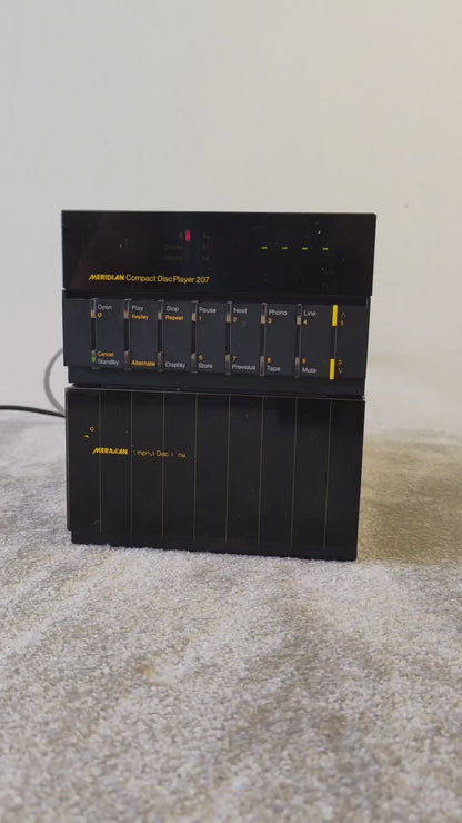 Meridian 207 Pro CD Player and Control Amplifier – For Spares or Repair