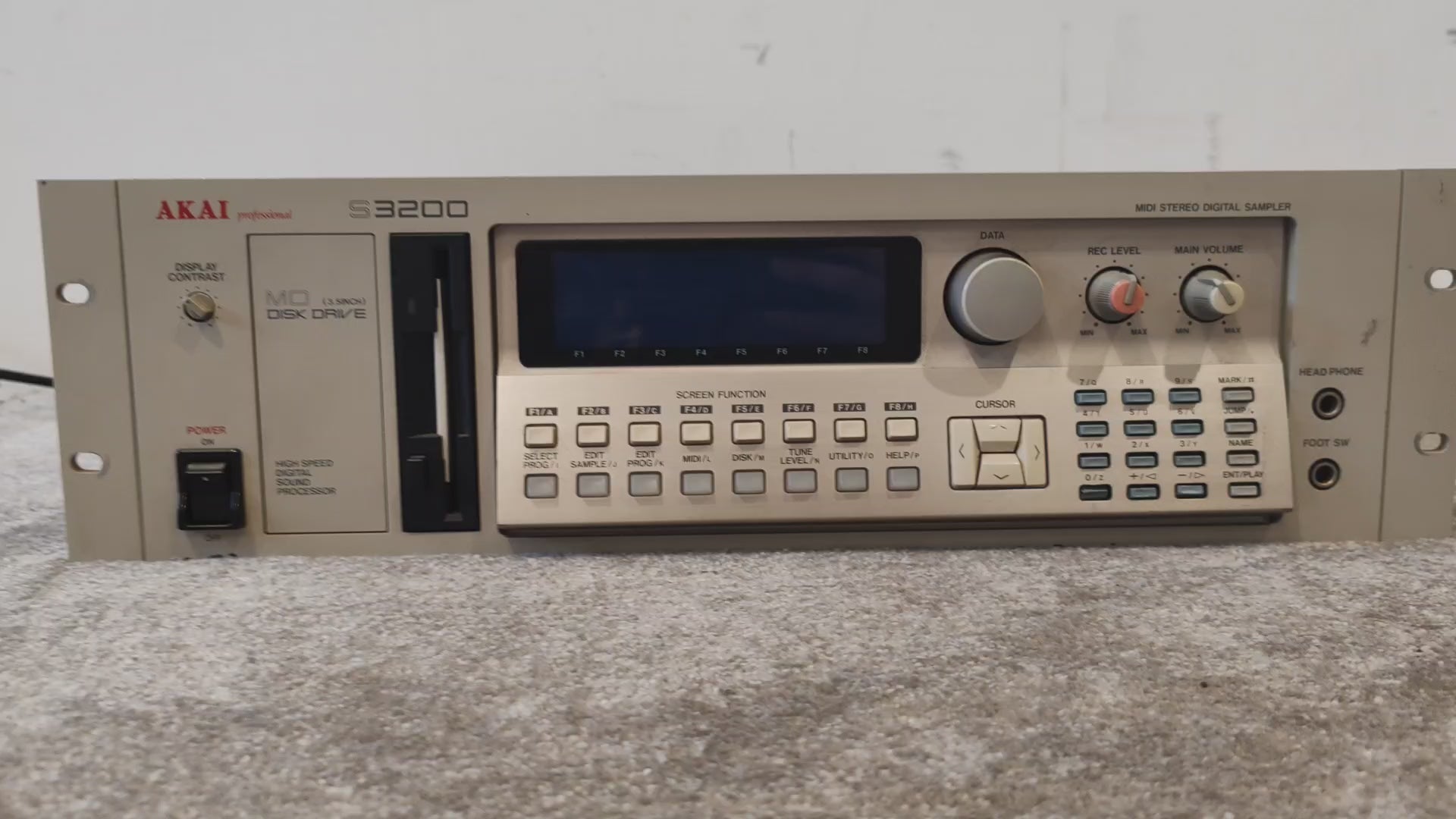 Akai S3200 Sampler - 16-bit/44.1kHz Sampling - Fair (Read